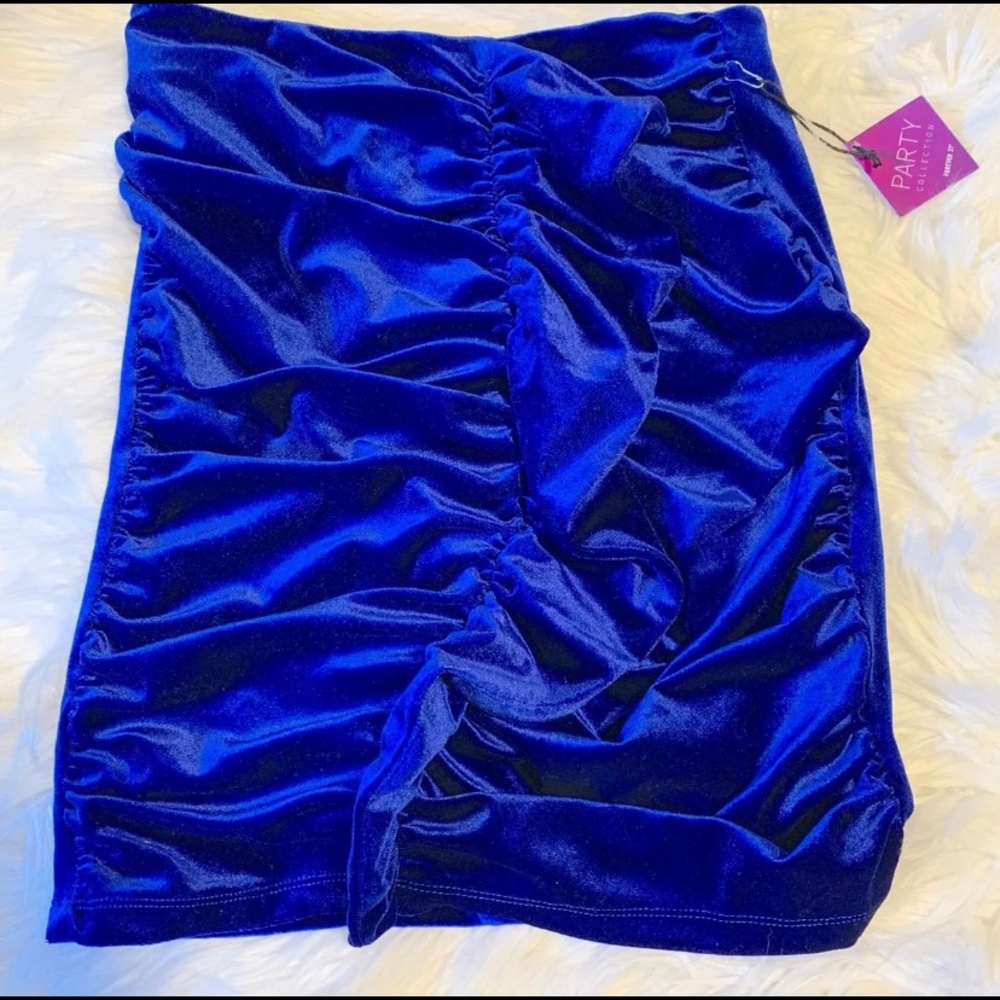 Velvet Ruffled Skirt💙 - Picture 2 of 9